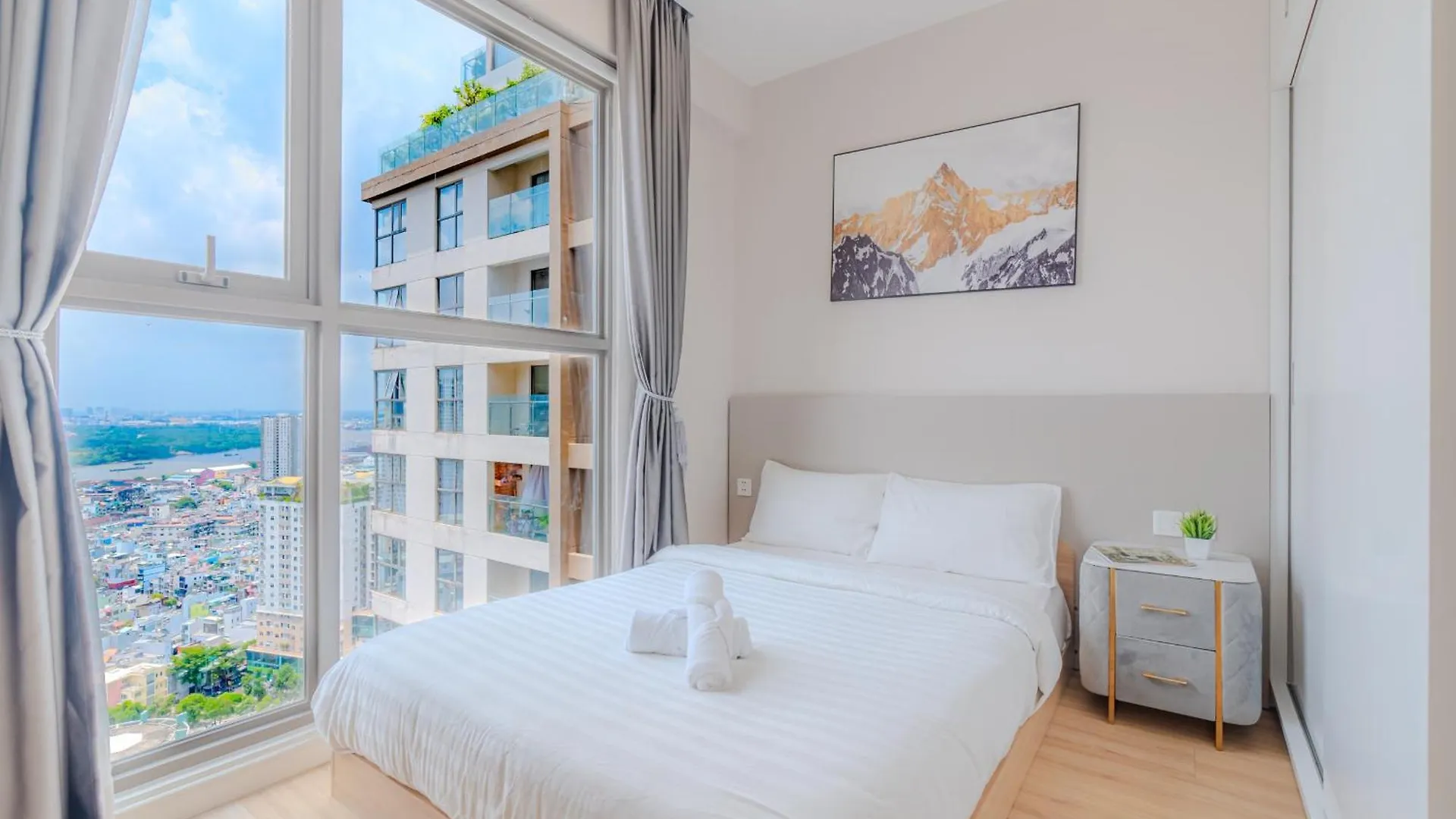 Millennium Luxury Apartment With Central Location Ho Chi Minh City